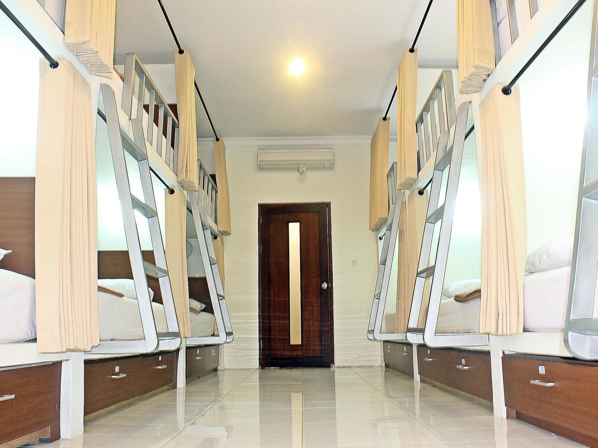 Mirah Hostel Legian Eksteriør bilde