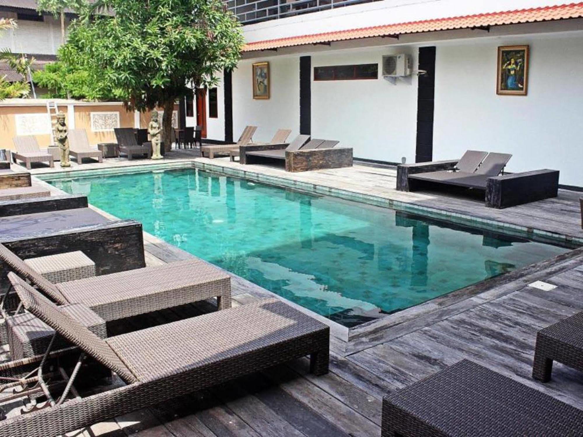 Mirah Hostel Legian Eksteriør bilde