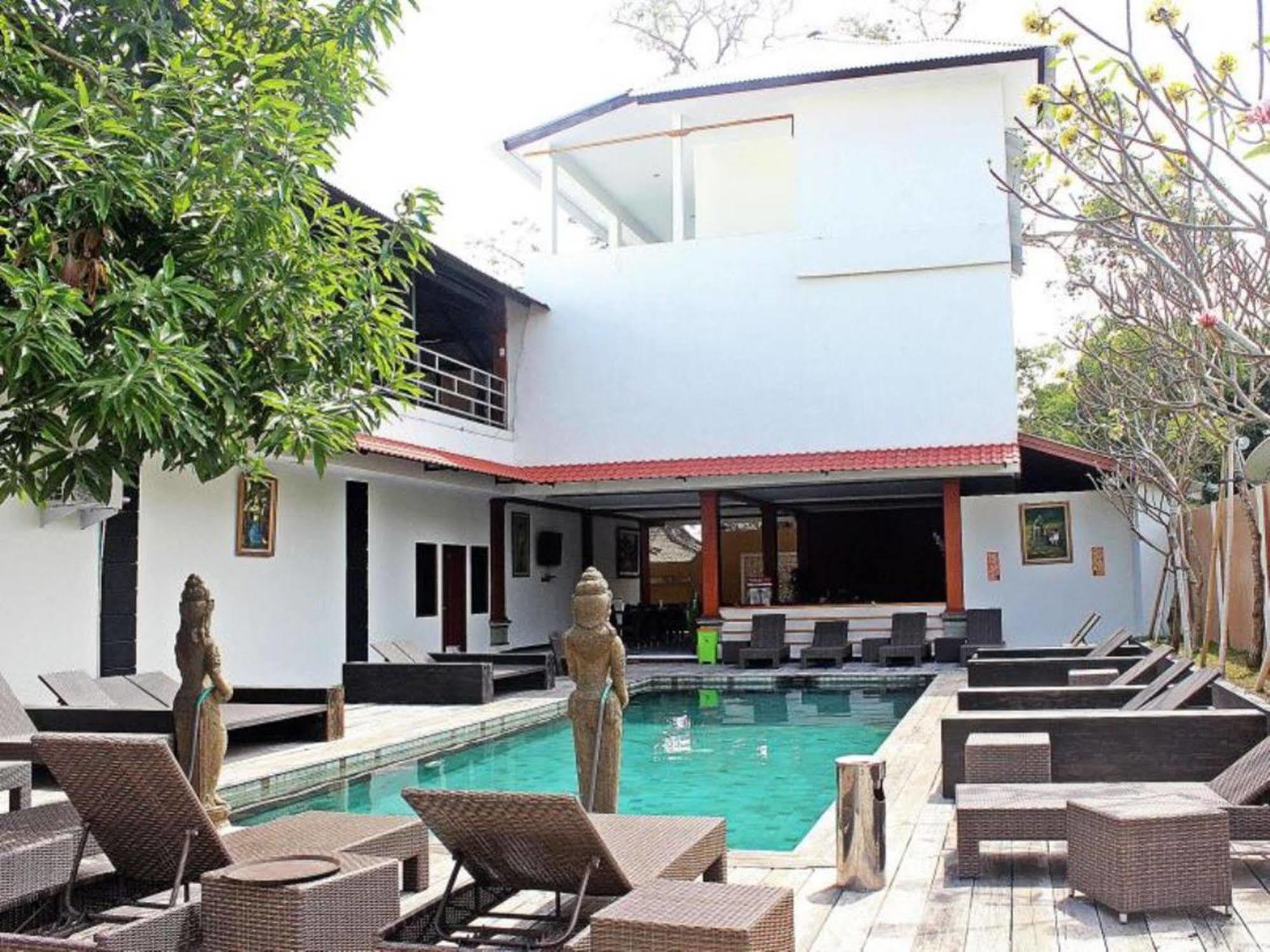 Mirah Hostel Legian Eksteriør bilde