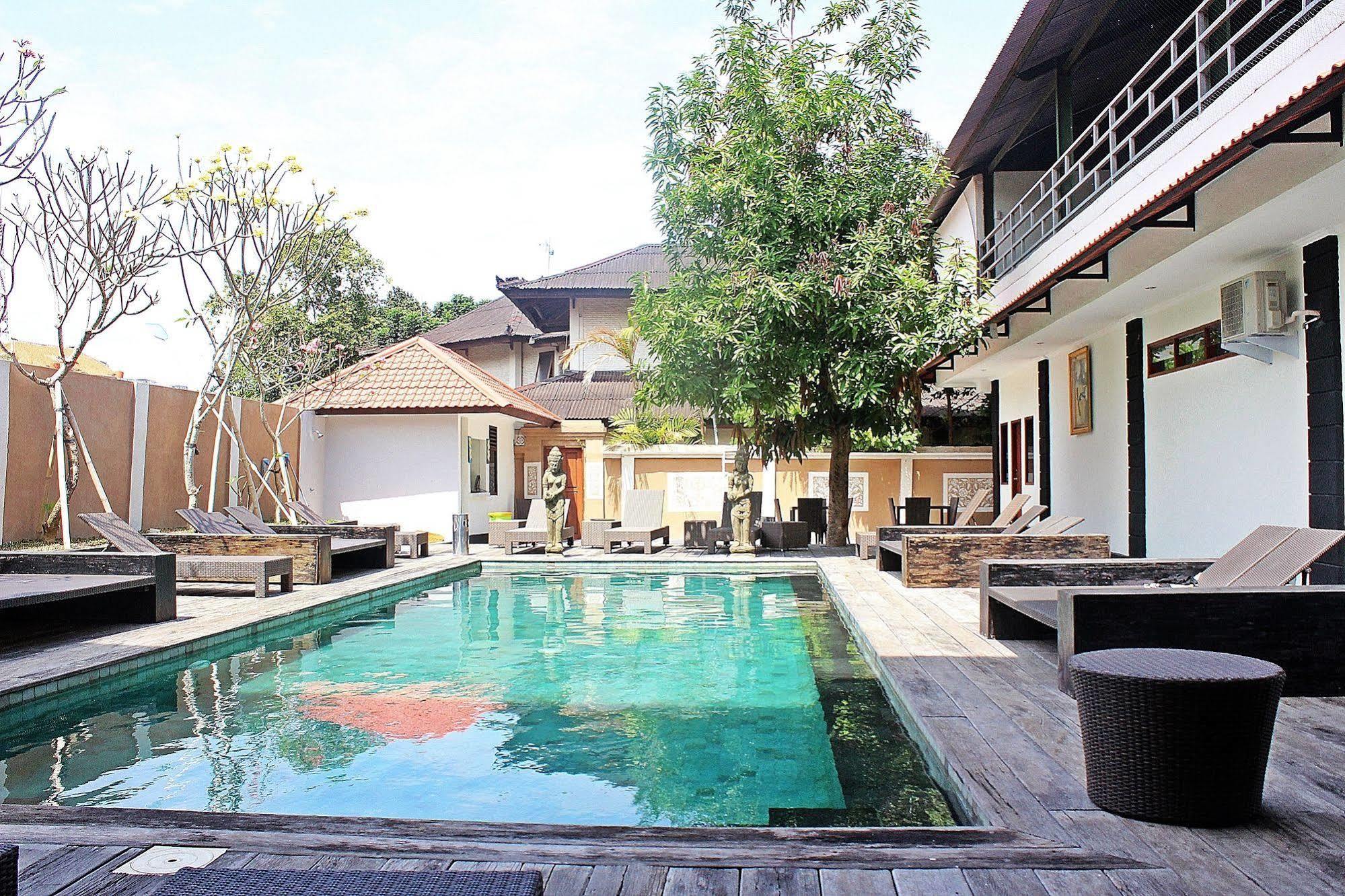 Mirah Hostel Legian Eksteriør bilde