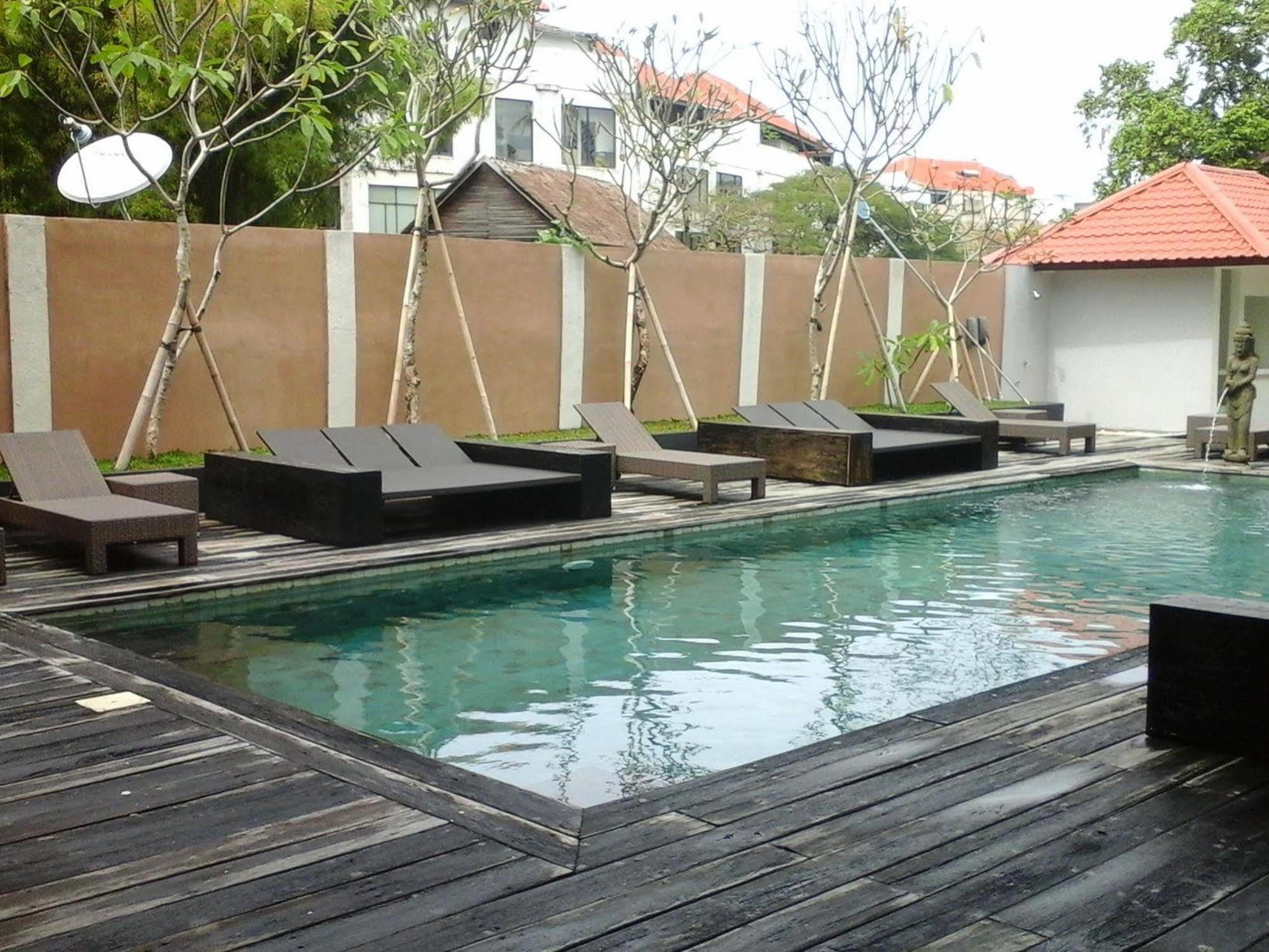 Mirah Hostel Legian Eksteriør bilde