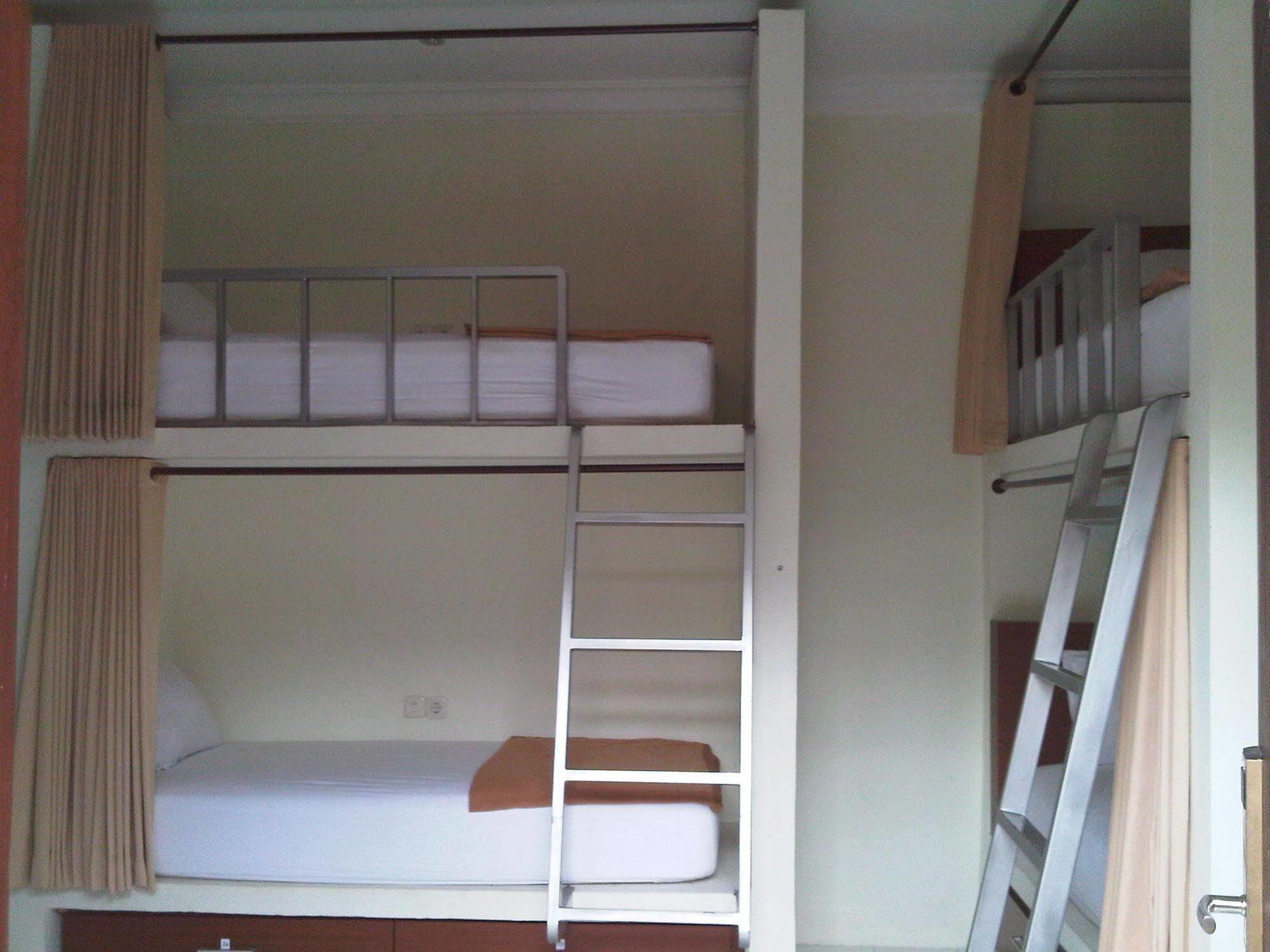 Mirah Hostel Legian Eksteriør bilde