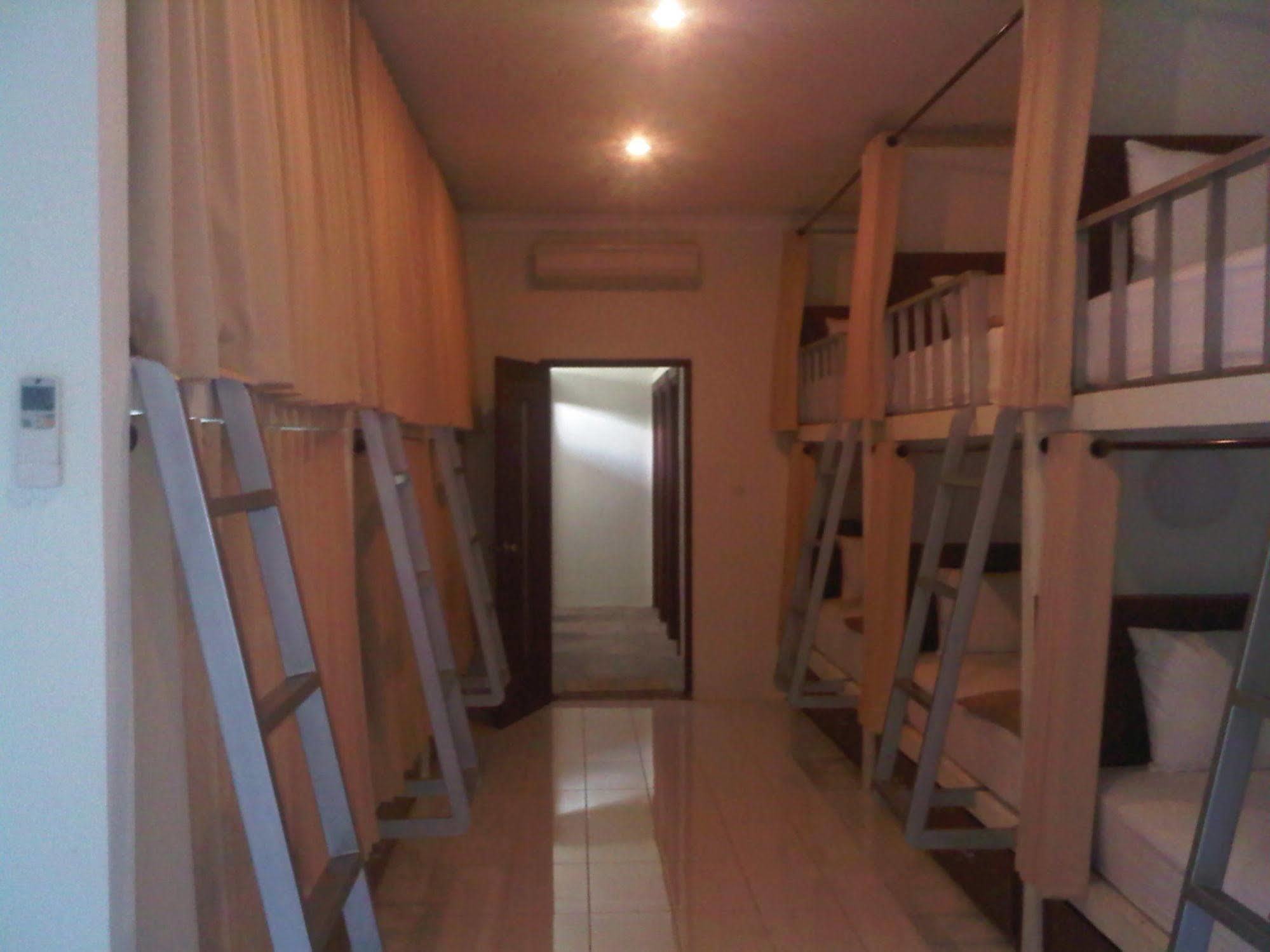Mirah Hostel Legian Eksteriør bilde