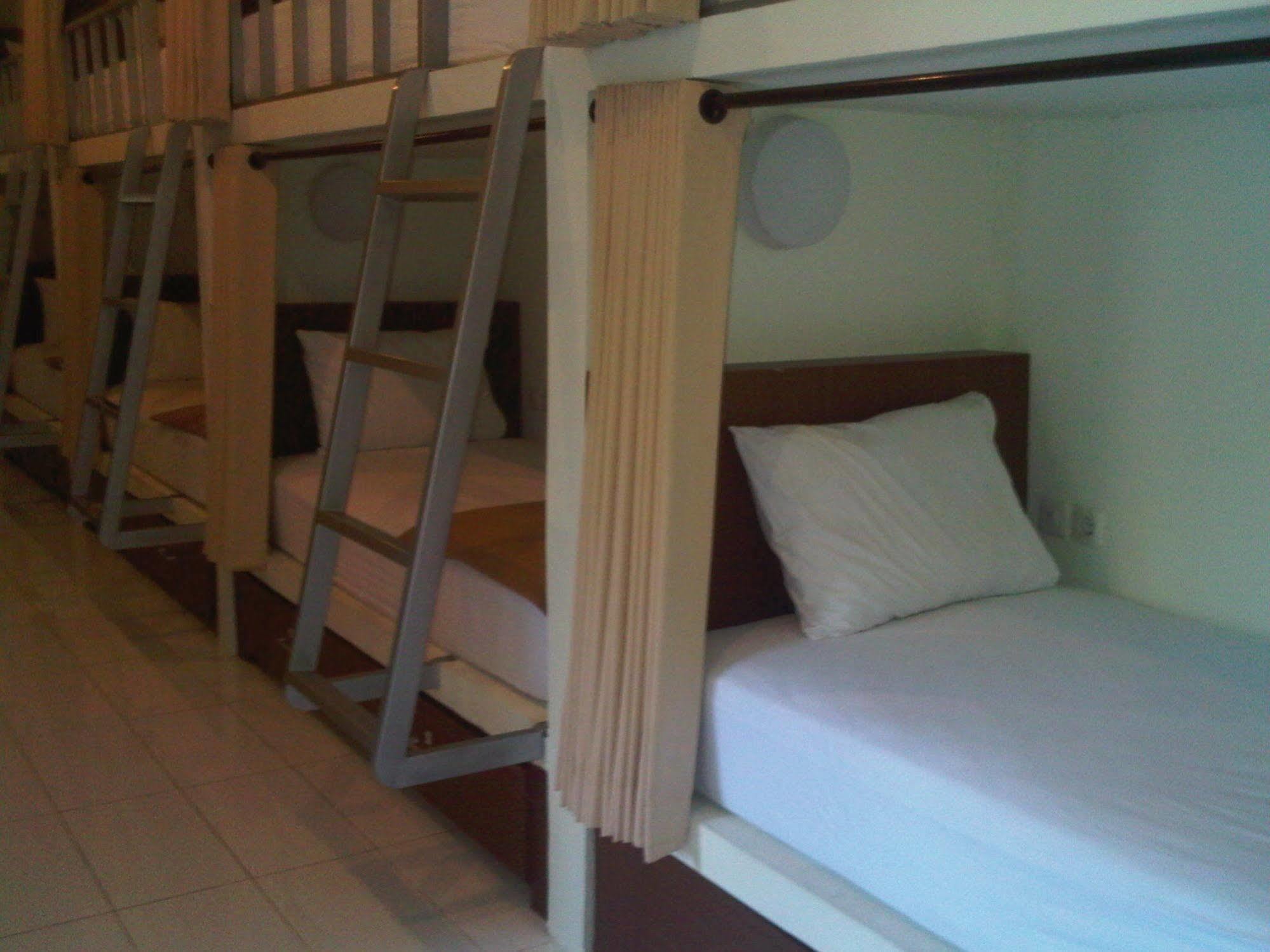 Mirah Hostel Legian Eksteriør bilde