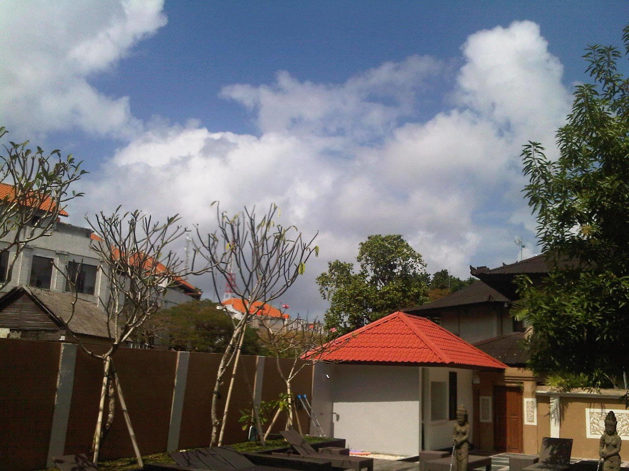 Mirah Hostel Legian Eksteriør bilde